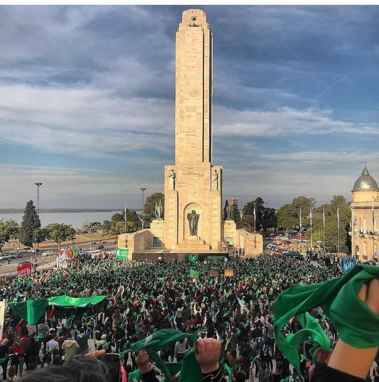 El Monumento se tiñó de verde.