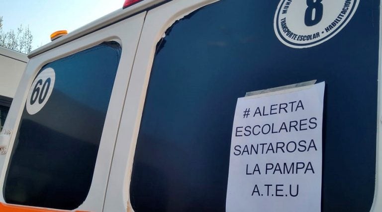 Protesta de transportes escolares (Vía Santa Rosa)