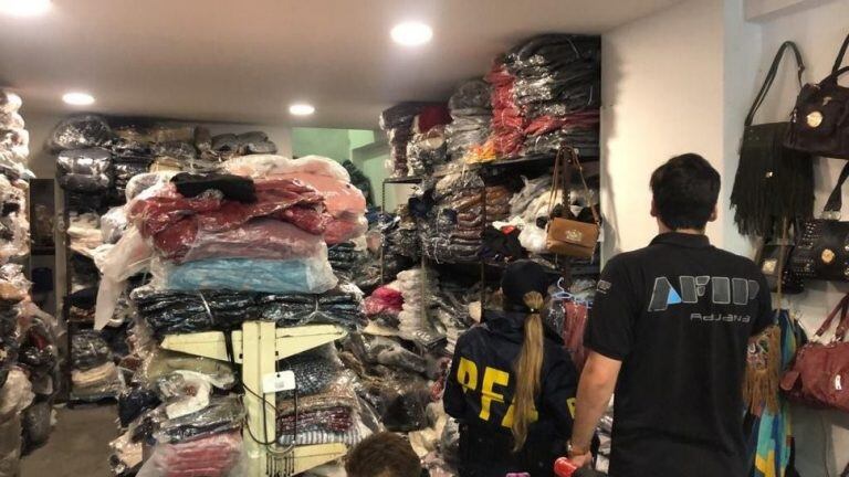 Secuestraron más de 600 bultos con mercadería (web).