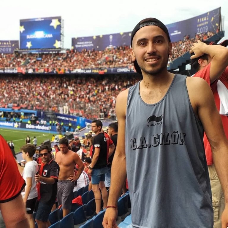 Gonzalo estuvo en las tribunas de La Olla junto a decenas de miles de sabaleros. (@ggonzaherrera)