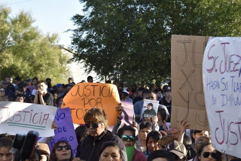 Vecinos de Puerto Deseado se movilizaron pidiendo Justicia.