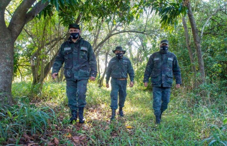 Integrantes de la Brigada Operativa Ambiental realizando un recorrido (Foto: Gentileza Prensa Casa de Gobierno del Chaco)