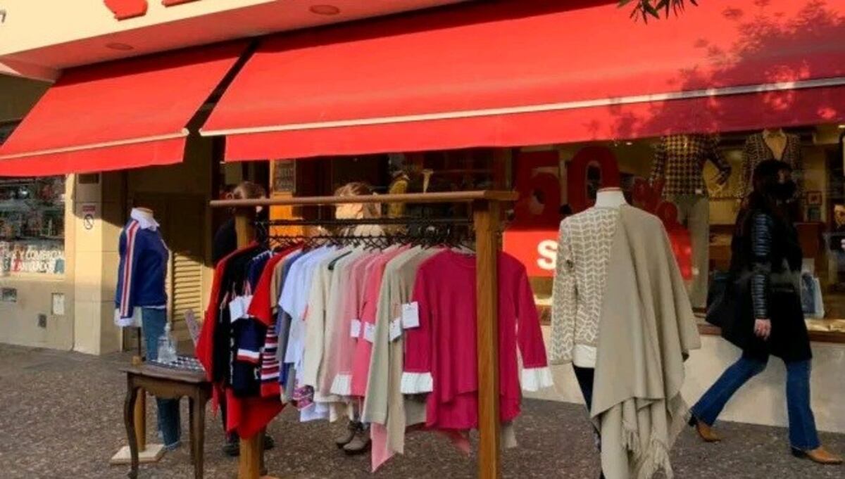 Comerciantes marplatenses en rebeldía: dejan ingresar clientes a sus locales