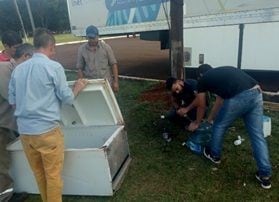 Santo Pipó. Alumnos del Aula Móvil crearon un sistema de refrigeración con una heladera en desuso y otros materiales dessechables. (Ministerio de Educación)