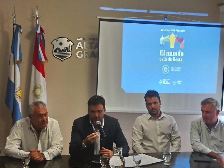 En el acto estuvieron presentes, el intendente Facundo Torres, el Secretario de Gobierno Marcos Torres Lima y el Secretario de Turismo Jorge De Napoli.