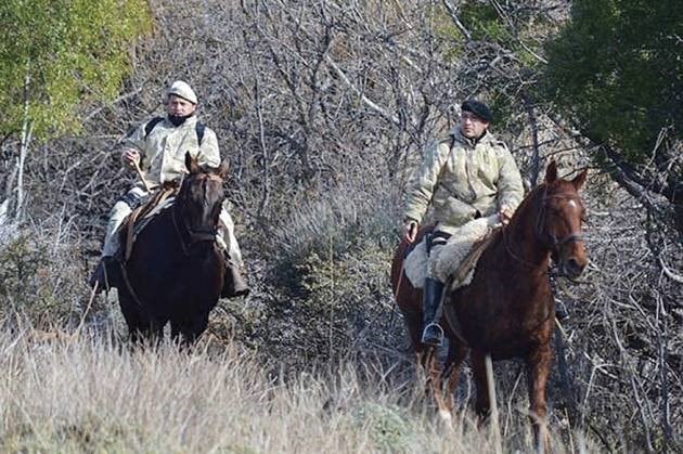 La Policía Montada trabajó en el macabro hallazgo.