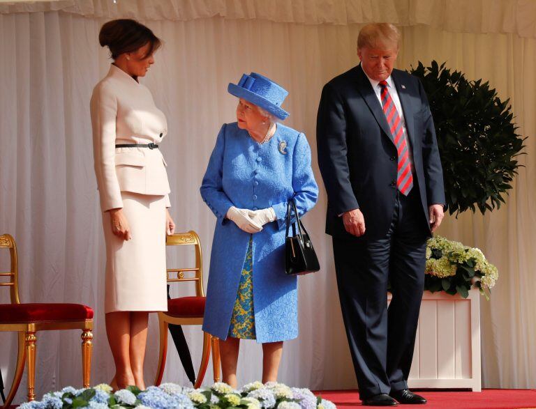 Trump y Melania se reúnen con la reina Isabel II en Windsor