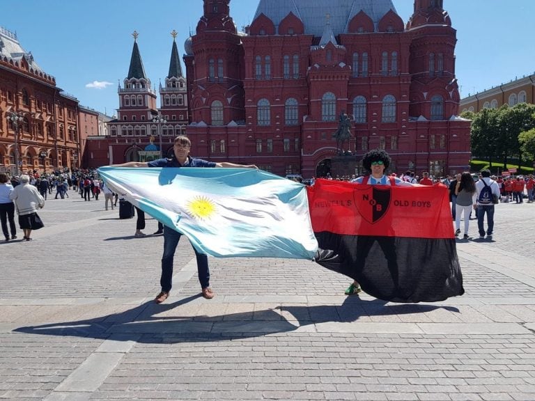 Hinchas canallas y leprosos presenten en Rusia para alentar a la Selección.