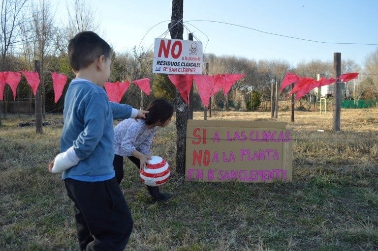 Vecinos temen que la planta ponga en riesgo la salud del barrio (Periódico El Milenio) .