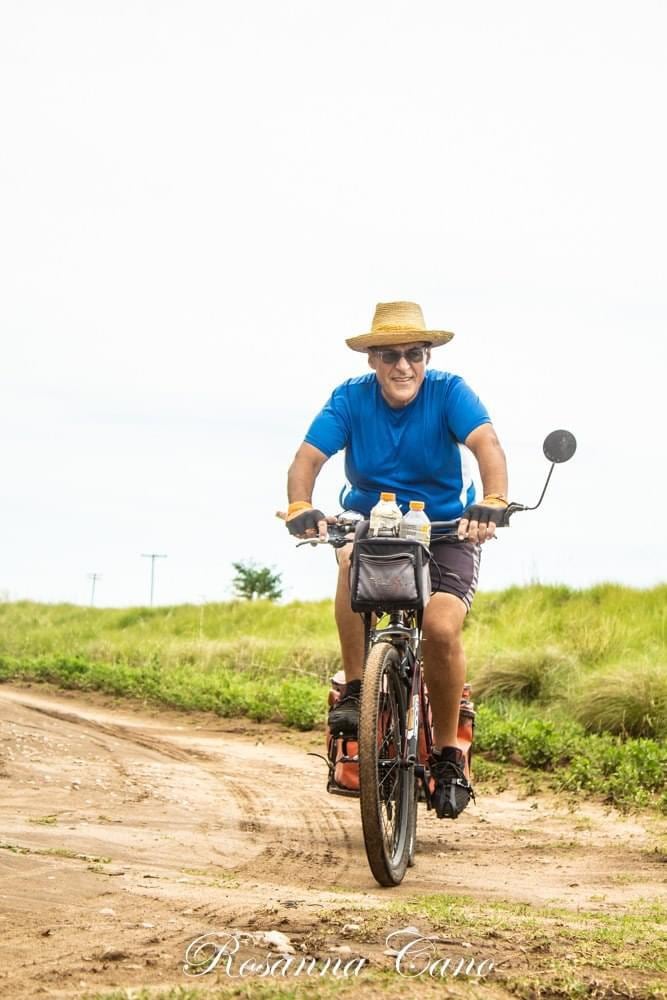 Martín Alzamora Superó la obesidad y viaja en bicicleta para generar conciencia.