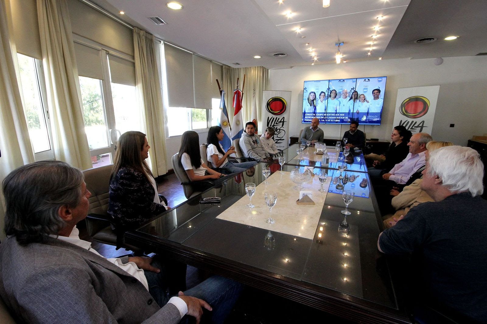 Jóvenes artistas y deportistas de VCP