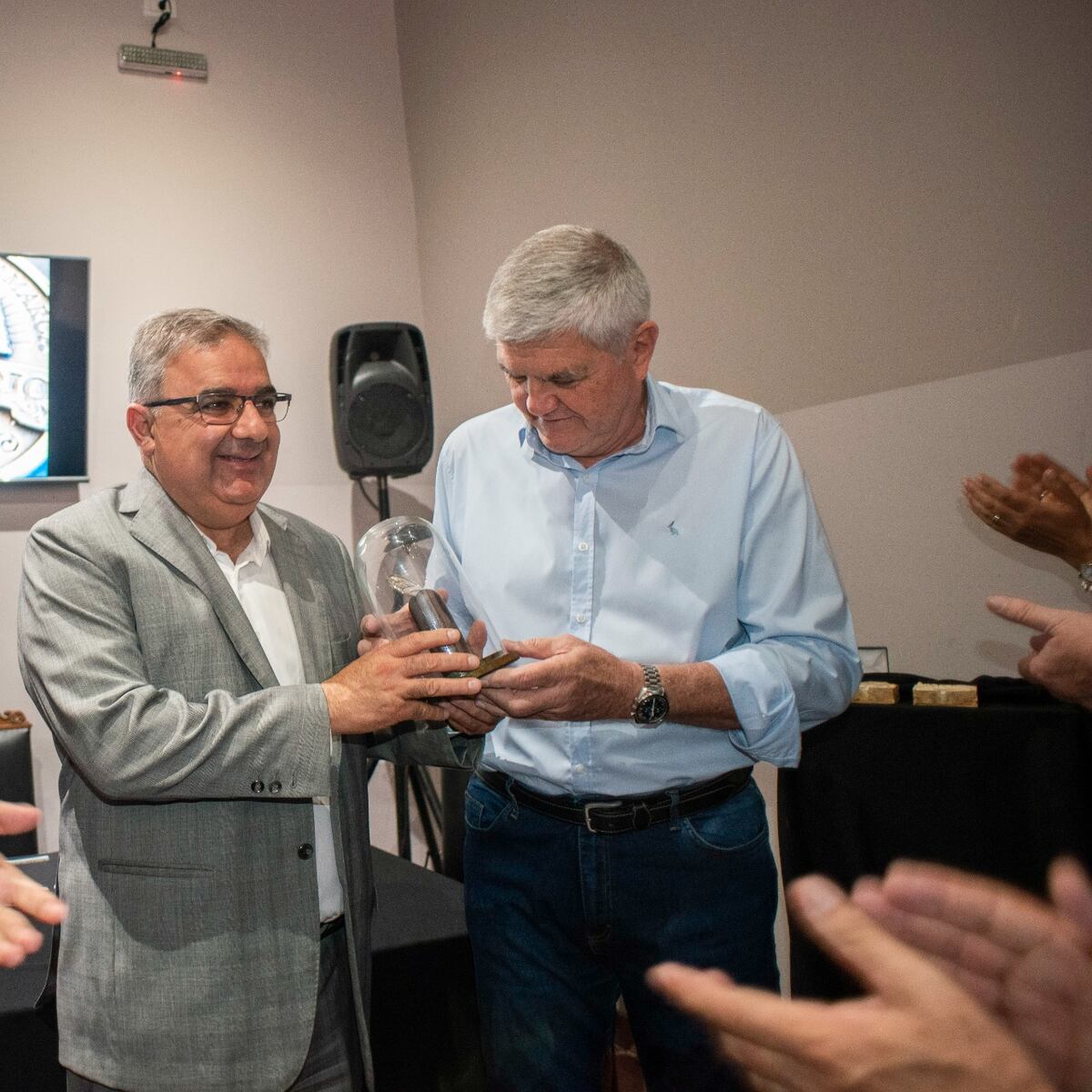 Jalil entregó la medalla del Bicentenario al Museo Histórico Provincial