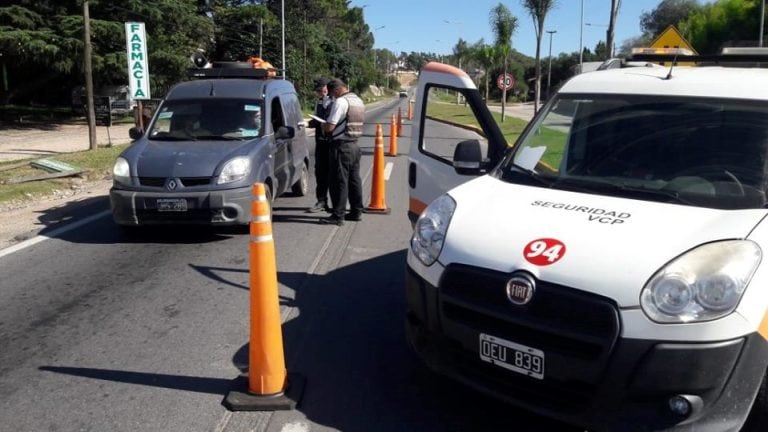 Policía de Córdoba y Seguridad de Carlos Paz trabajando en conjunto. (Foto: Municipal).