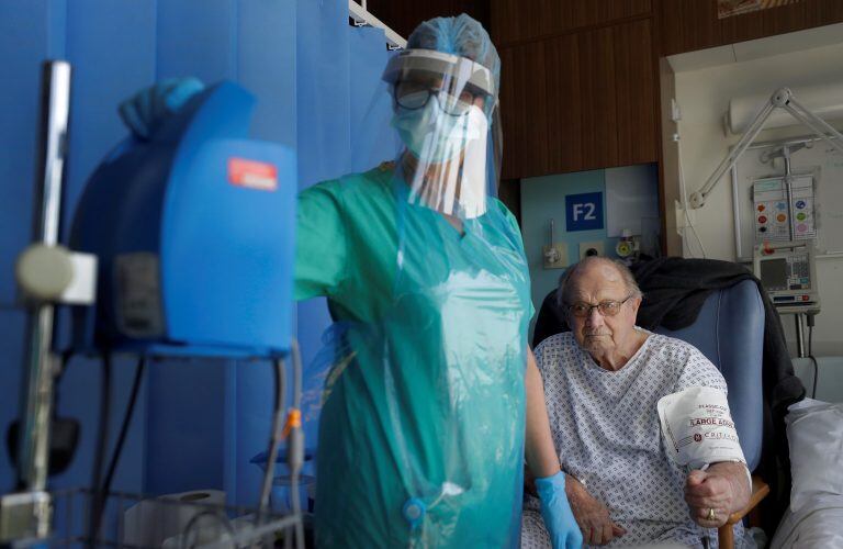 El hospital Addenbrooke de Cambridge también realiza pruebas de medicamentos en pacientes con COVID-19. (Foto: Kirsty Wigglesworth/EFE/EPA)