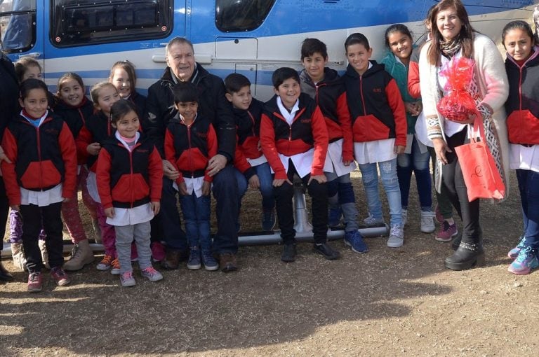 Los alumnos de la escuela Niñas de Ayohuma de Estancia de Guadalupe tendrán Internet para sus proyectos de ciencias.