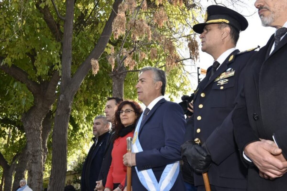 Cornejo dio inicio a los festejos del 25 de Mayo en Mendoza