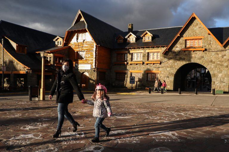 Centro Cívico de Bariloche (Photo by FRANCISCO RAMOS MEJIA / AFP).