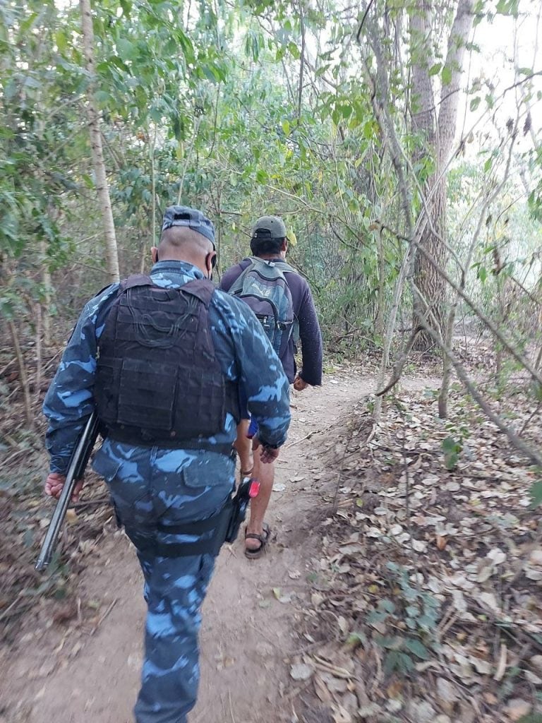 Detectaron a más de 30 bolivianos ingresando al país por un paso clandestino. (Policía de Salta)