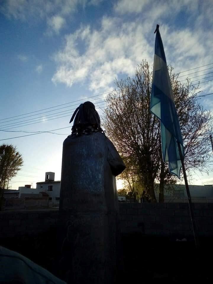 escultura del Cacique Orkeke en Puerto Deseado