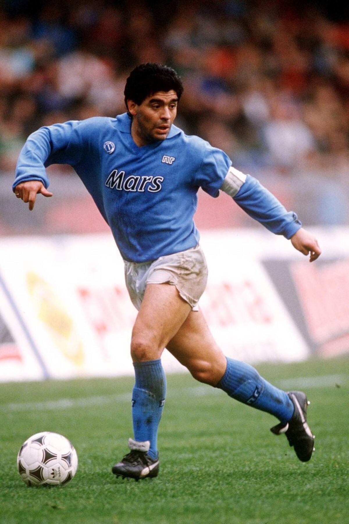 Diego Maradona recuerda con un video la mítica entrada en calor con el Napoli