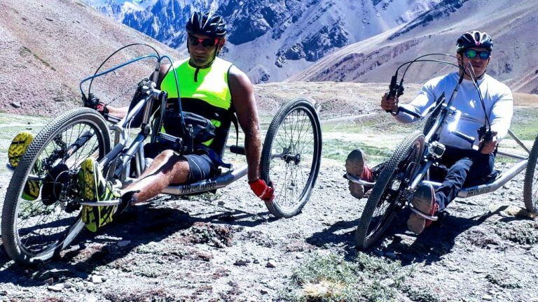 A bordo de sus respectivos handbike.