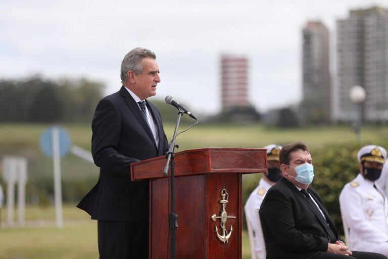 Agustín Rossi en Mar del Plata en el homenaje por el ARA San Juan (Foto: Ministerio de Defensa)