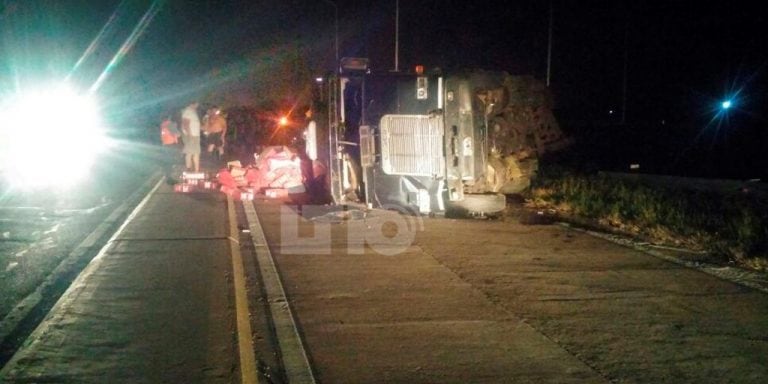 Vecinos saquearon un camión cervecero en Santa Fe