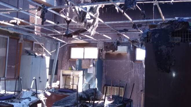 Se incendió un colegio en Roca.