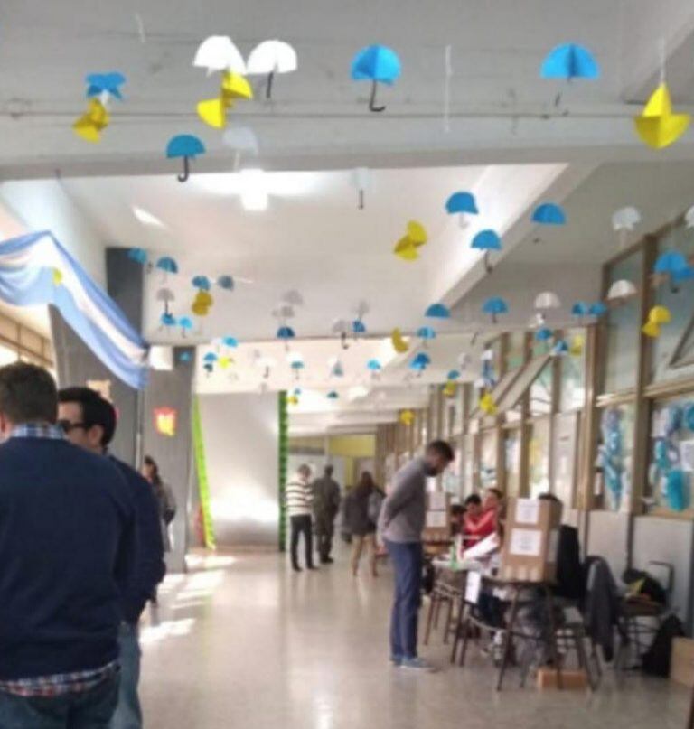 Elecciones en escuela Tomás Godoy Cruz de Ciudad.