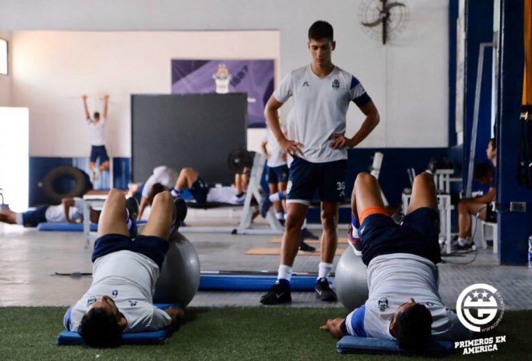 Diego Maradona volvió a ausentarse al entrenamiento de Gimnasia. (Twitter)