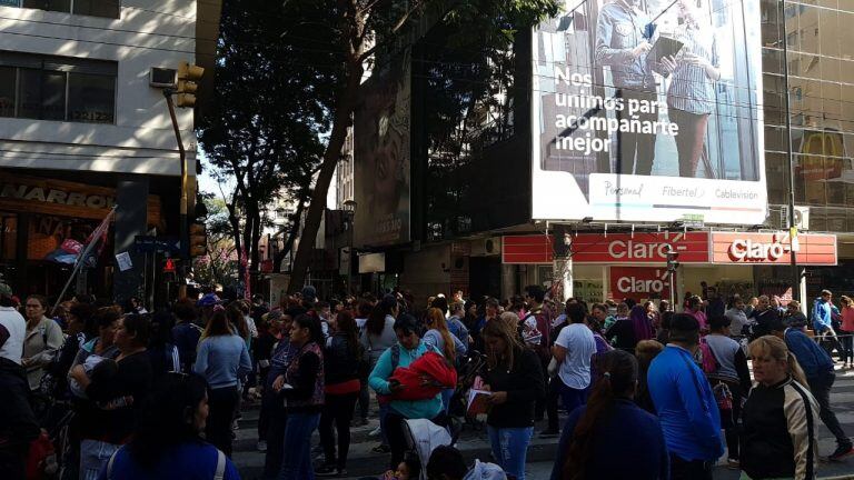 La marcha de organizaciones sociales en Córdoba de este jueves 11 de abril.