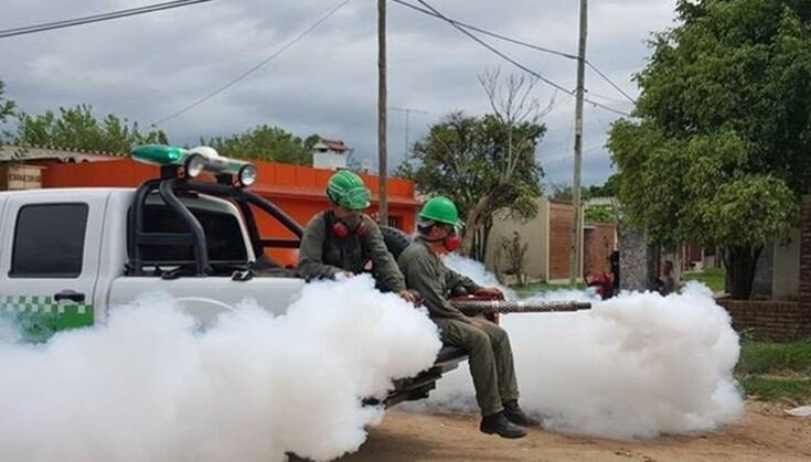 Fumigaciones en Corrientes por los casos de dengue.