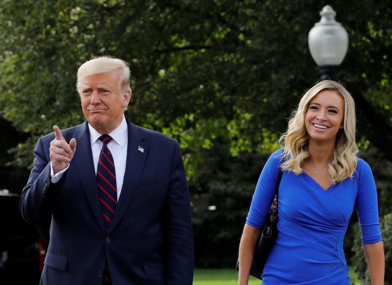 Donald Trump y Kayleigh McEnany. (Foto de archivo, EFE)