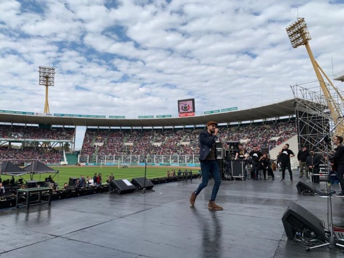 Así fue la presentación de Abel Pintos en los festejos por el Día del Niño en el Kempes