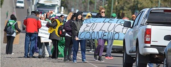 Los cortes de ruta se hacen de forma parcial.