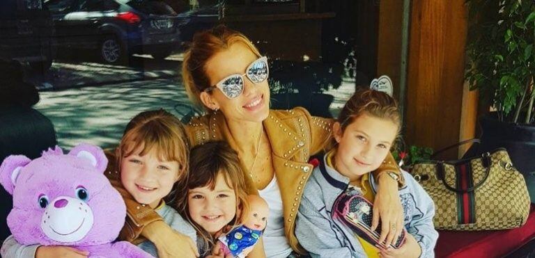 Nicole Neumann y sus hijas