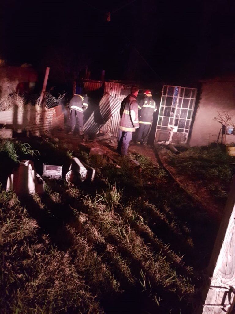 bomberos trabajaron más de media hora para sofocar las llamas