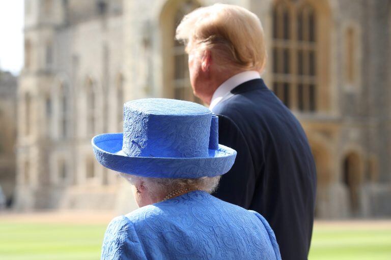 Trump y Melania se reúnen con la reina Isabel II en Windsor