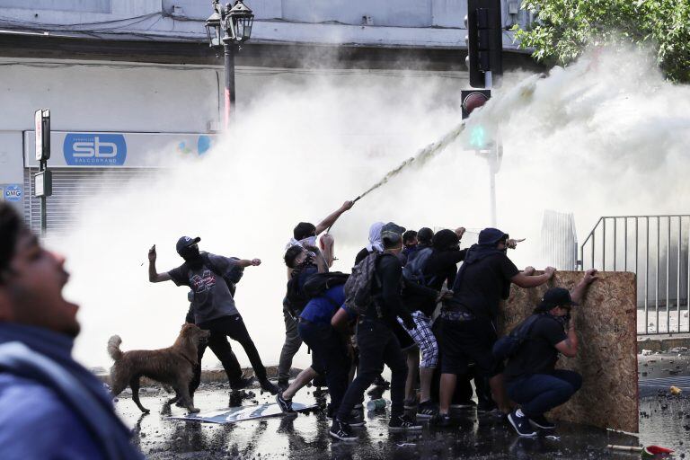 Chile vive un mes de intensas protestas sociales. (Reuters).