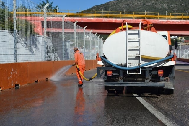 Mantenimiento de la pista en Potrero de los Funes