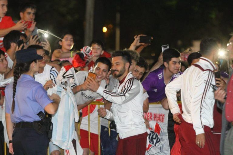 El plentel de River llegó a Mendoza.