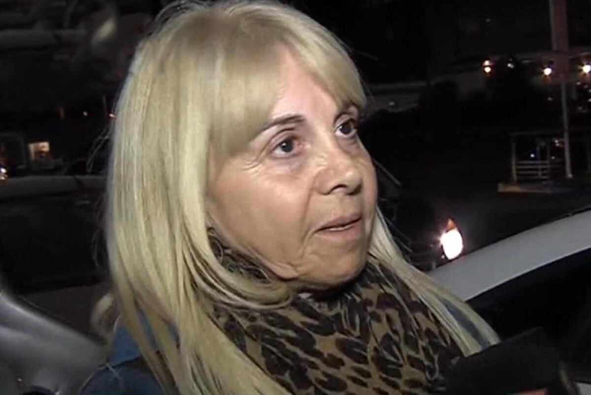 Las duras críticas de Claudia Villafañe a Diego Maradona: "No vio a Dalma embarazada"