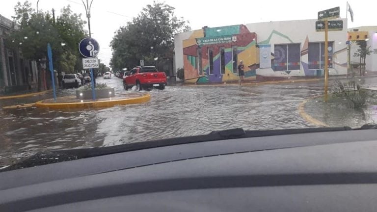 Intensa lluvia en Arroyito