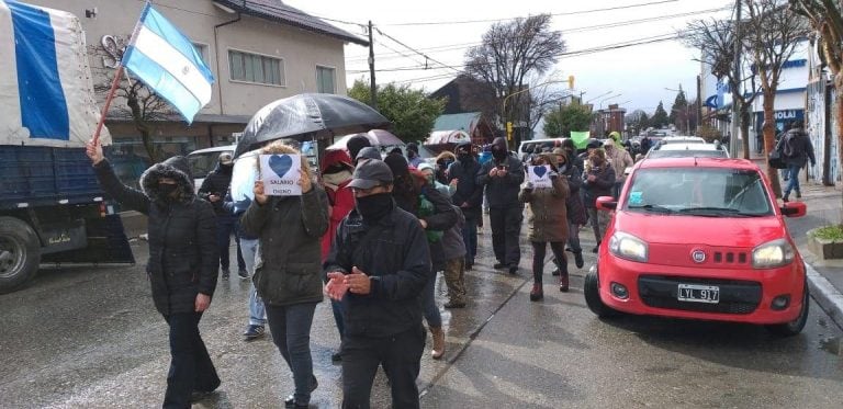 Reclamo de policías en Bariloche (Bariloche2000)