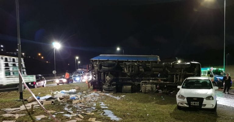 Impresionante accidente en Circunvalación y Ruta 19.