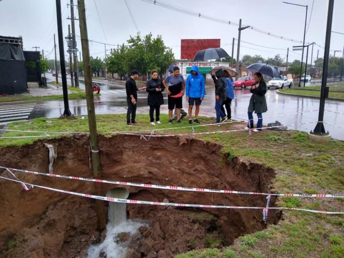 Asisten a familias damnificadas por el temporal en La Rioja