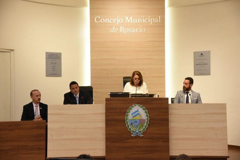 Mónica Fein inauguró el período de sesiones ordinarias del Concejo Municipal. (@MonicaFein)