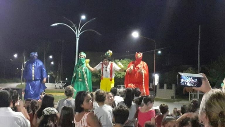 Los Reyes Magos llegaron al barrio Altos del Valle en Carlos Paz.