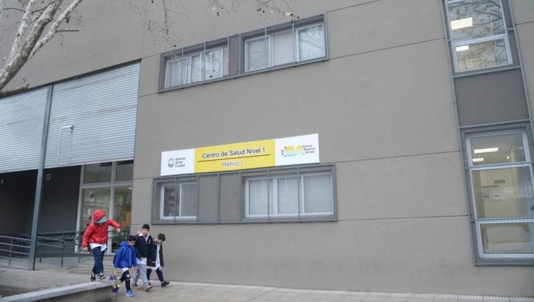 El centro de salud donde atendieron a la mujer (Foto: Constanza Niscovolos/Clarín)