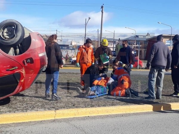 Vuelco de un vehículo en Río Grande